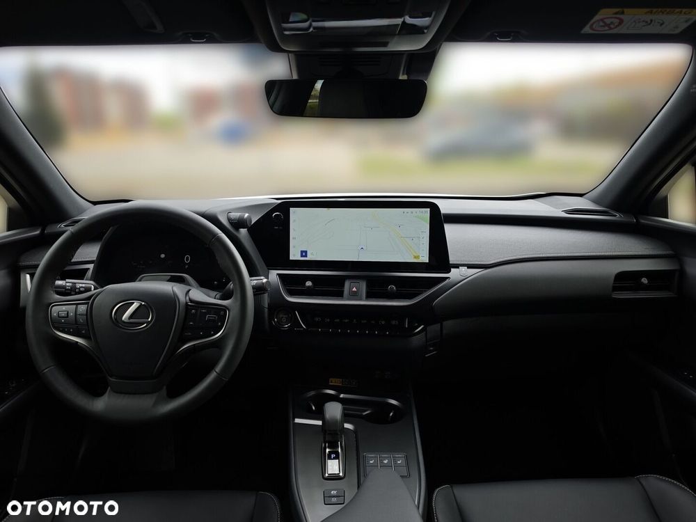 Lexus UX 300h F Sport Design - 11