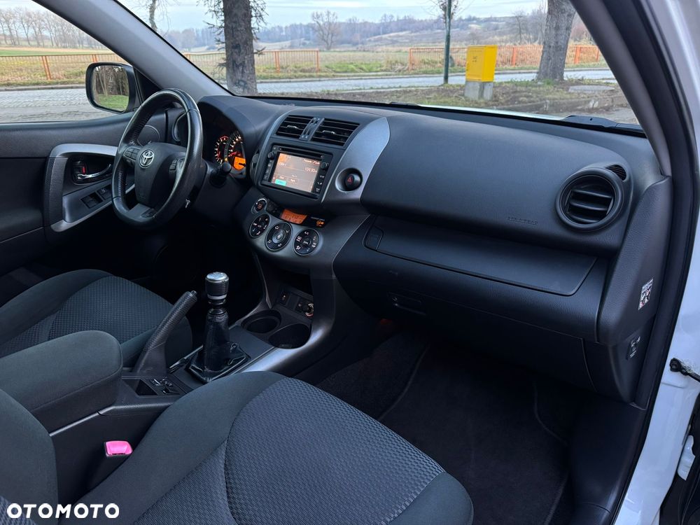 Toyota RAV4 2.2 D-4D Premium - 7