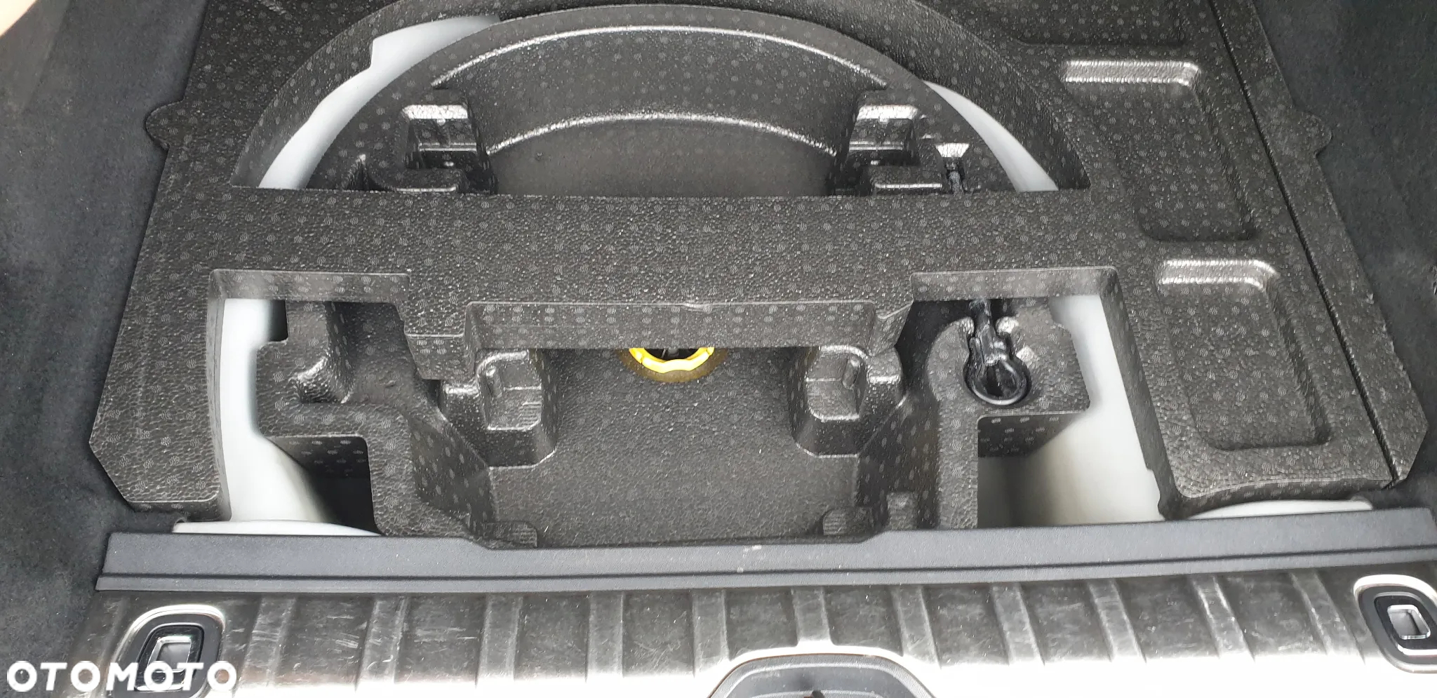 Peugeot 2008 1.6 e-HDi Allure S&S - 27