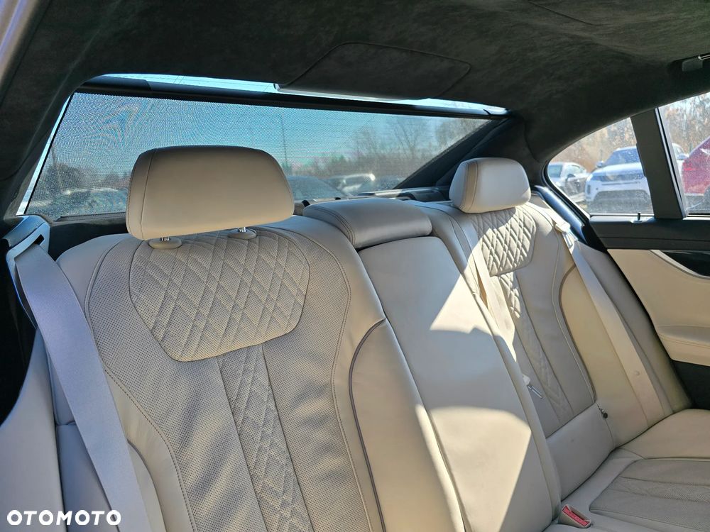 BMW Seria 7 750i xDrive - 18