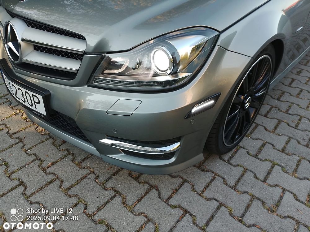 Mercedes-Benz Klasa C 350 Coupe BlueEFFICIENCY 7G-TRONIC Edition 1 - 23
