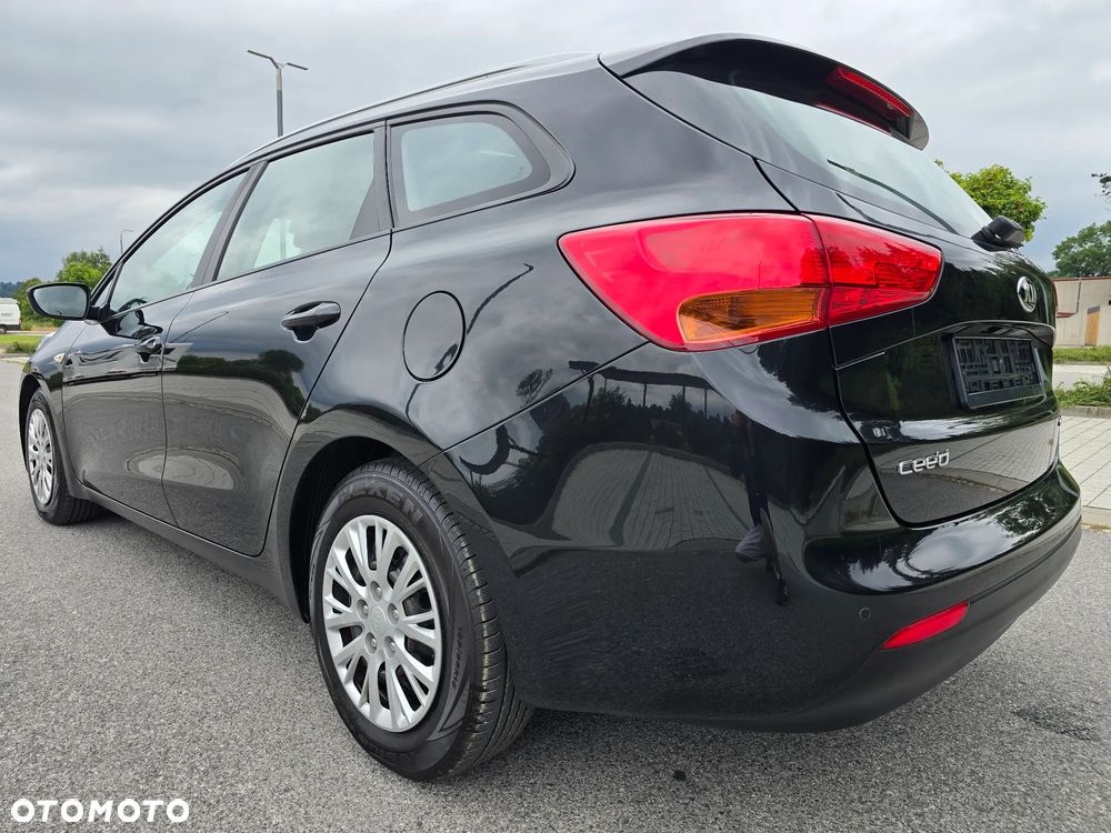 Kia Ceed 1.4 CRDi 90 Vision - 38