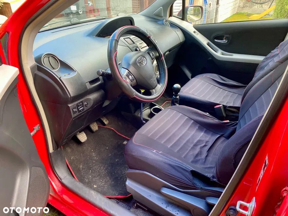 Toyota Yaris - 4