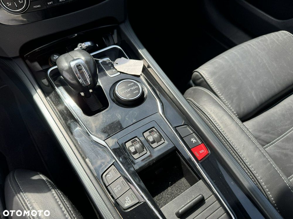 Peugeot 508 RXH Hybrid4 - 28