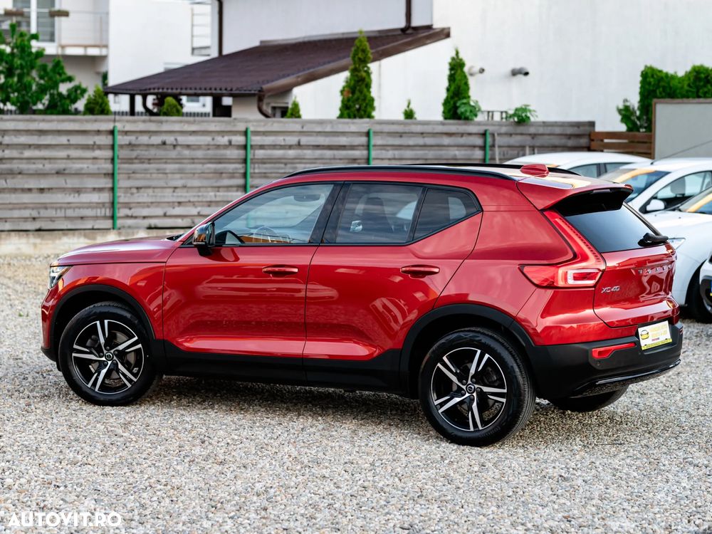 Volvo XC 40 B4 AT8 AWD Mild Hybrid R-Design - 13