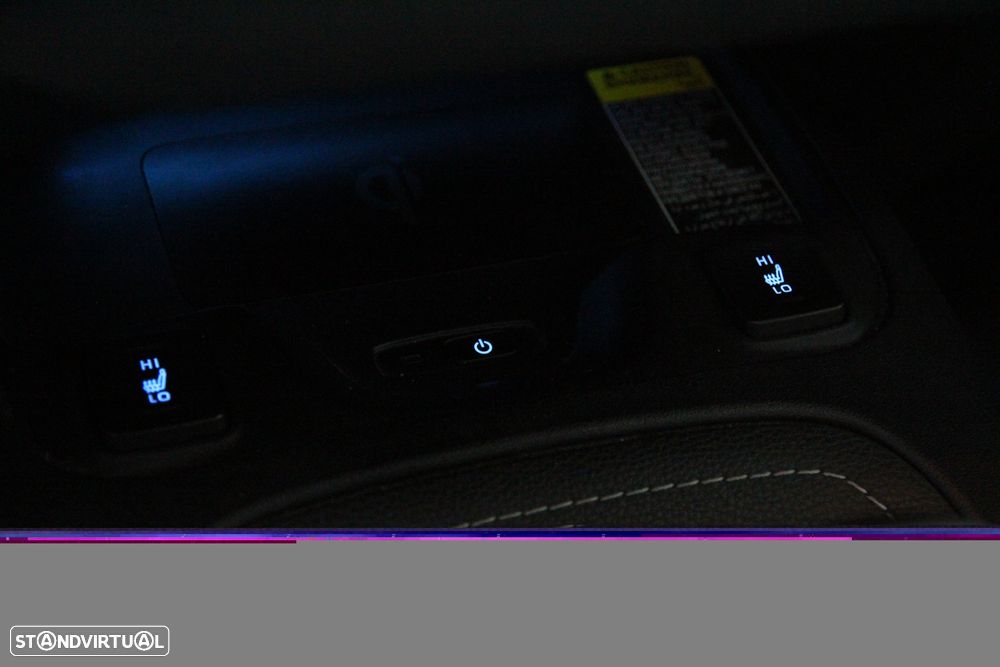 Toyota Corolla 2.0 Hybrid Square Collection - 17