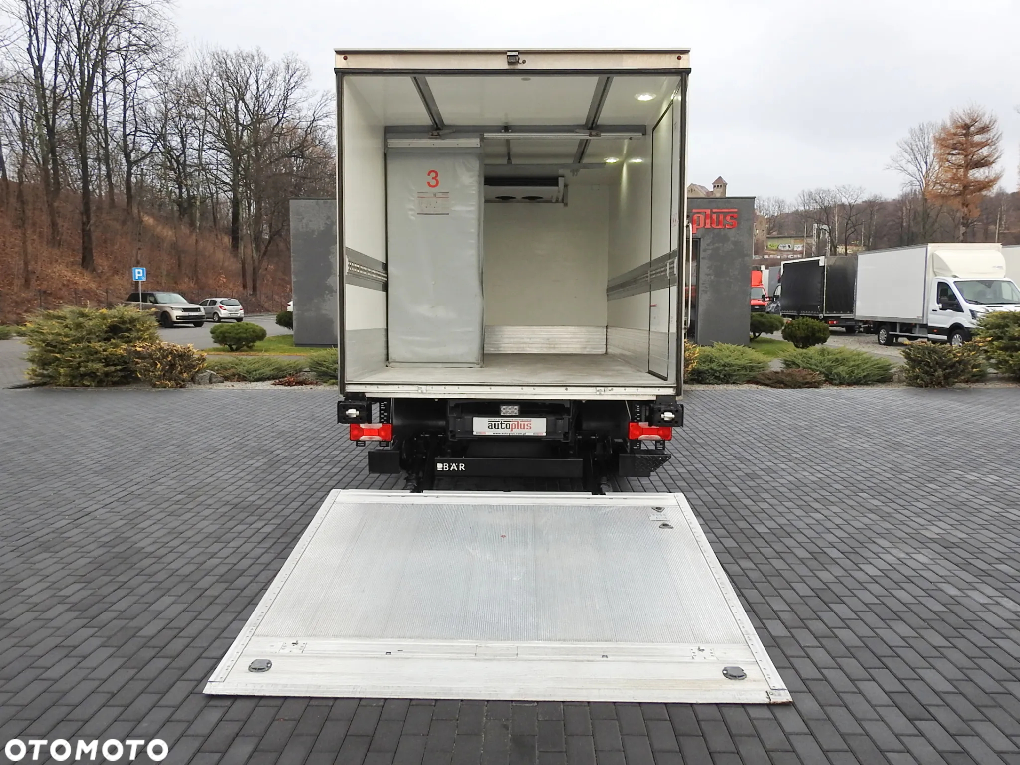 Iveco DAILY 70C17 CHŁODNIA 0*C WINDA 9 PALET ZASILANIE 230V TEMPOMAT KLIMATYZACJA PNEUMATYKA AUTOMAT HI-MATIC BLIŹNIACZE KOŁA 170KM [ 105235 ] - 13
