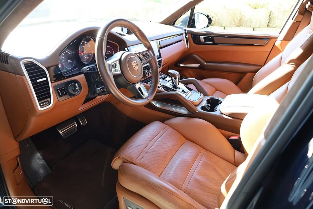 Porsche Cayenne Turbo - 54