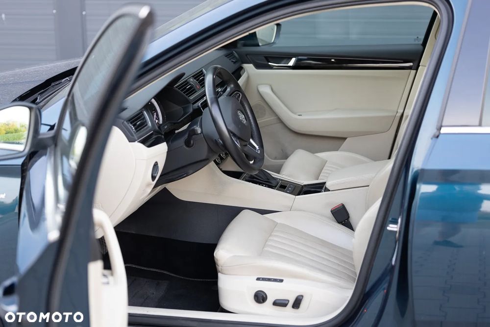 Skoda Superb 2.0 TDI SCR 4x4 L&K DSG - 12