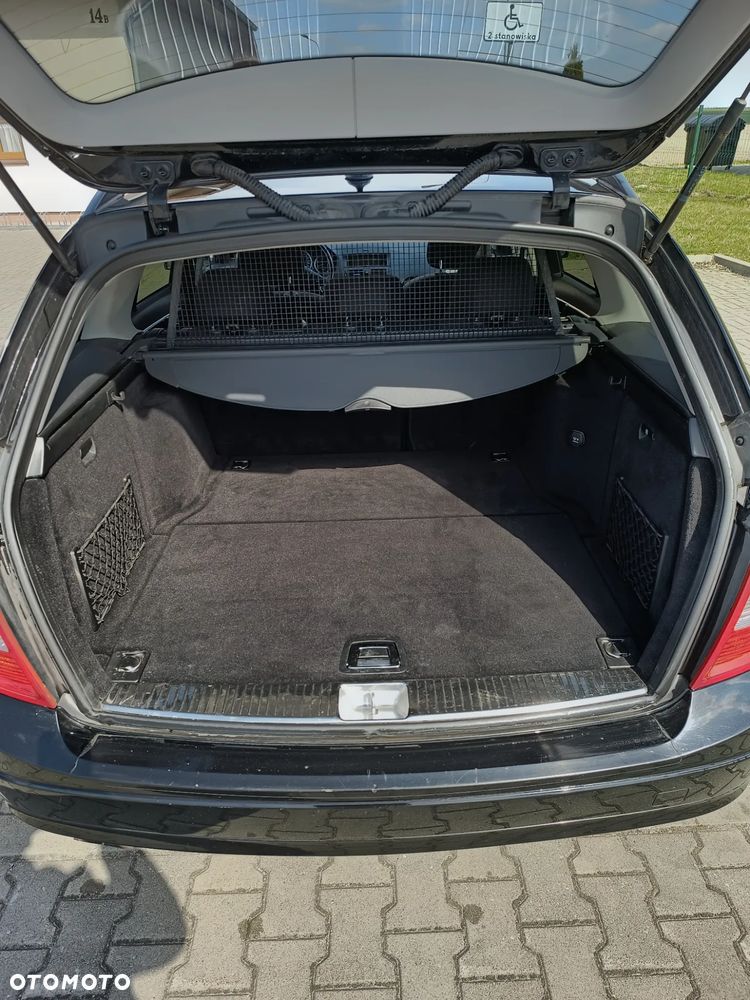 Mercedes-Benz Klasa C 180 Kompressor Automatik BlueEFFICIENCY - 13