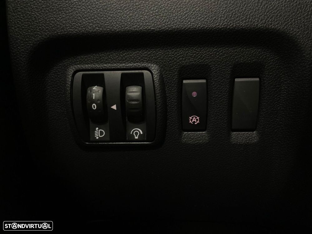 Renault Captur 1.5 dCi Exclusive EDC - 38