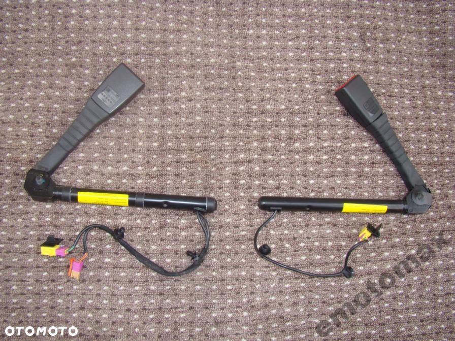NAPINACZ PASA PRAWY PRZÓD OPEL VECTRA C SIGNUM 13127944F