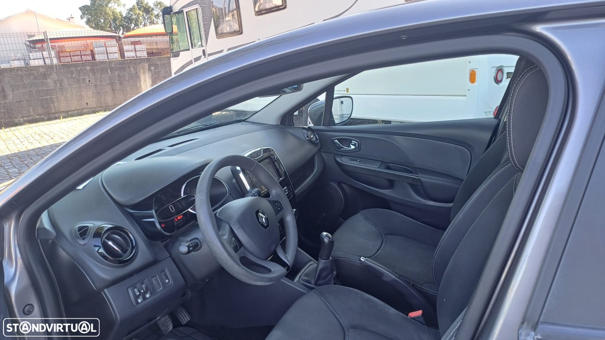 Renault Clio - 12