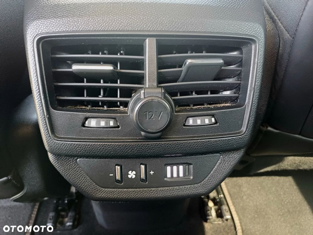 Peugeot 5008 BlueHDi 120 Allure - 23