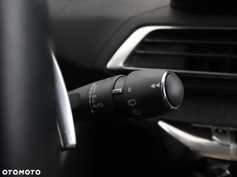 Peugeot 3008 225 e-EAT8 Allure Pack - 37