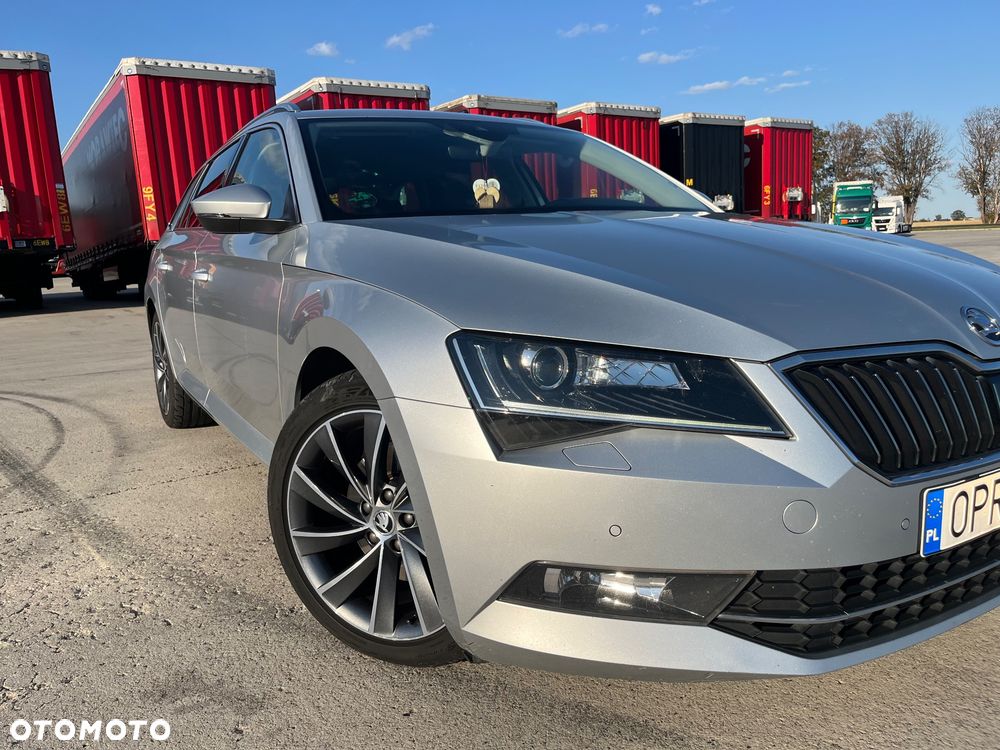 Skoda Superb 2.0 TDI L&K DSG - 19
