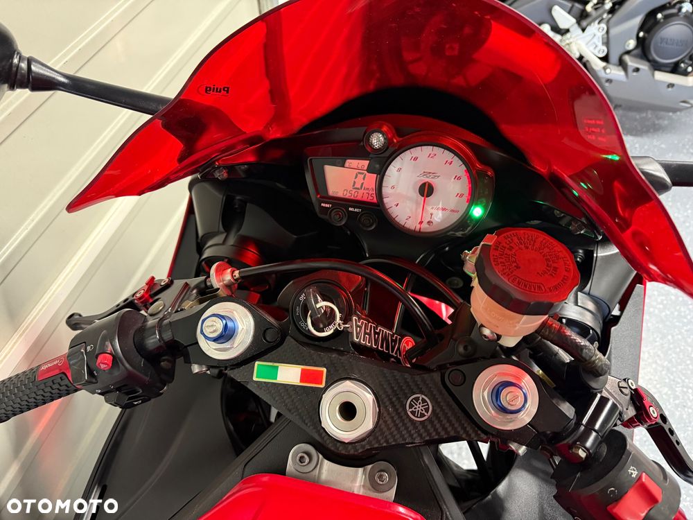Yamaha R6 - 6