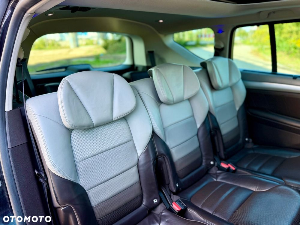 Renault Espace 1.6 dCi Energy Initiale Paris EDC 7os - 28