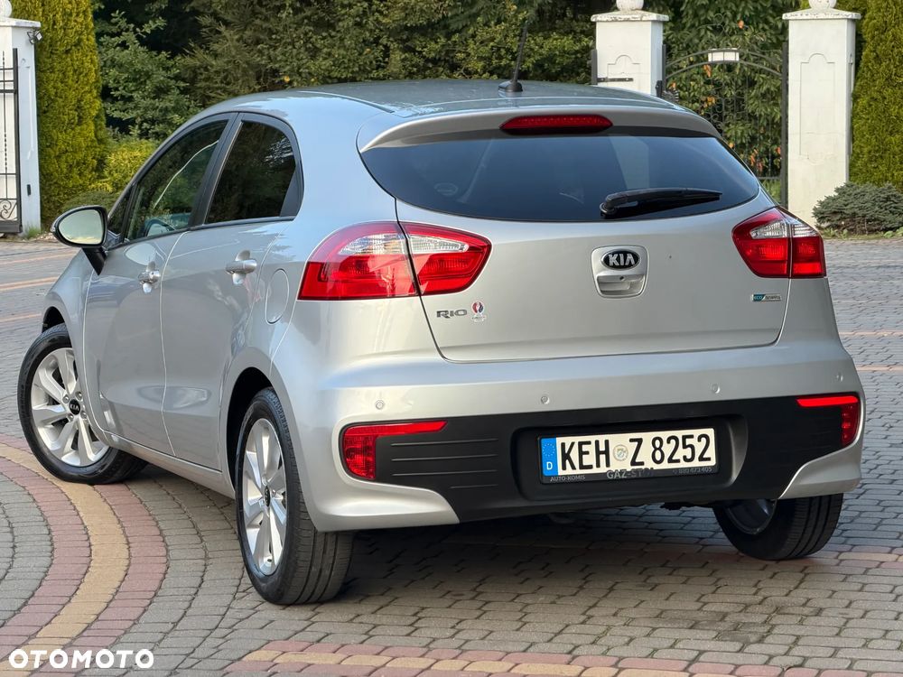 Kia Rio 1.2 ISG Uefa Euro 2016 - 9