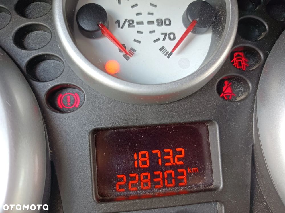 Peugeot 207 1.4 16V Trendy - 3