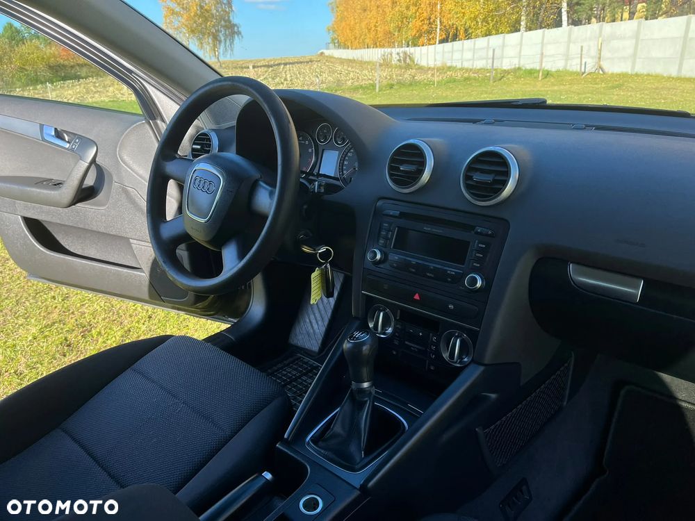 Audi A3 Sportback 1.6 Ambiente - 10