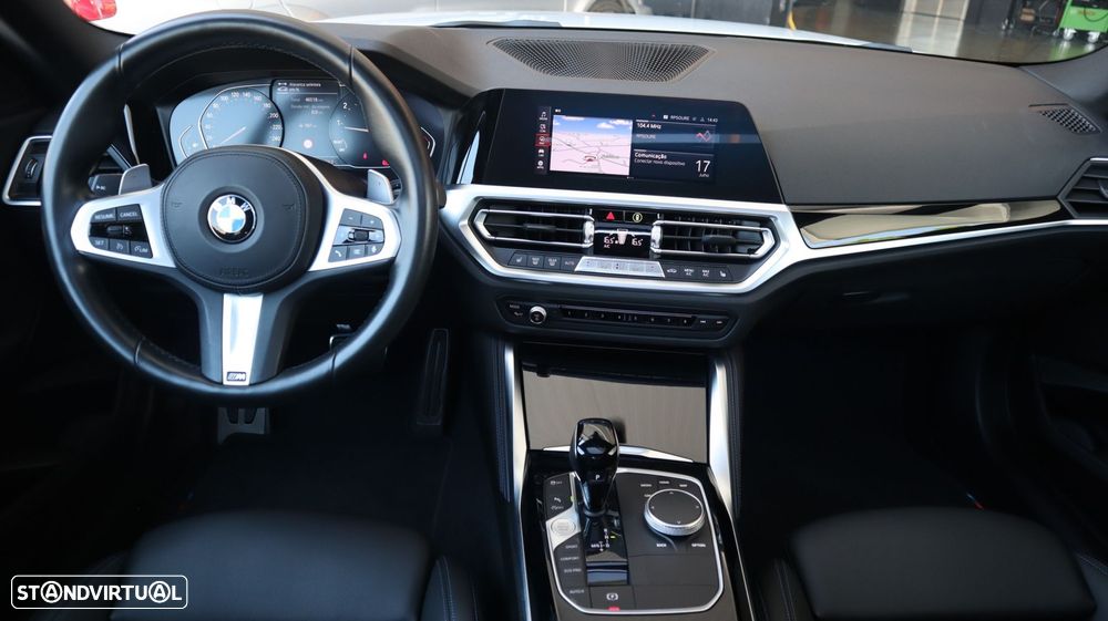 BMW M240i xDrive Auto - 19