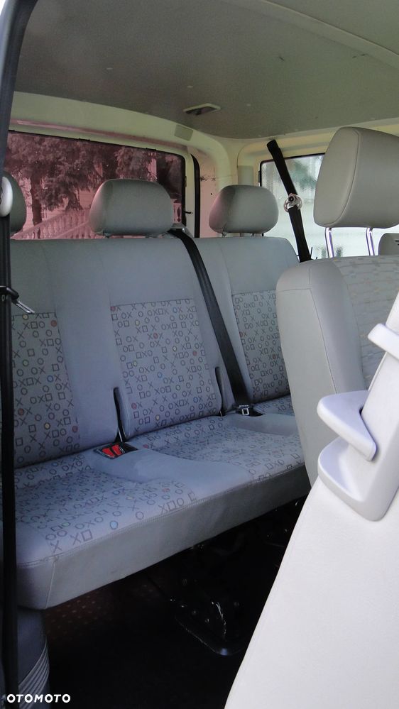 Volkswagen Transporter Caravelle Kurz (7.Si.) - 11