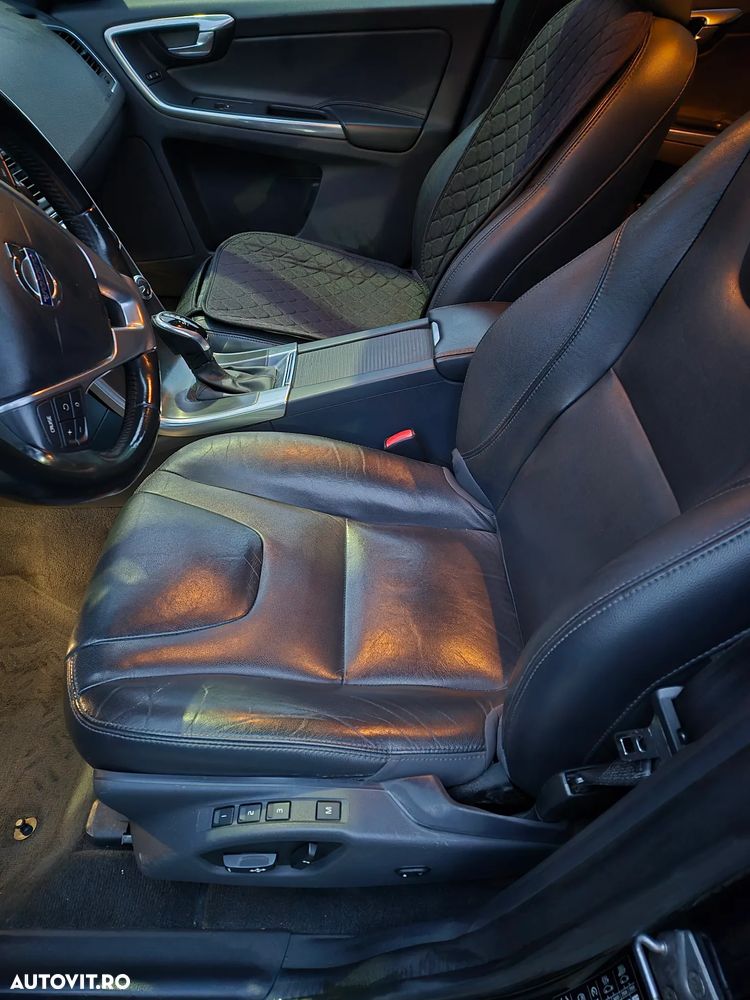 Volvo XC 60 D4 Geartronic Summum - 8