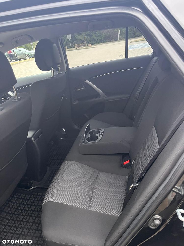 Toyota Avensis 2.0 D-4D Premium - 10