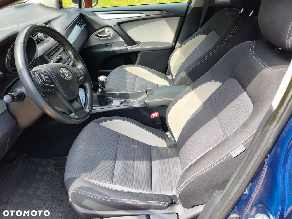 Toyota Avensis 1.6 D-4D Active - 11