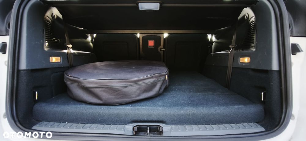 Ford Grand C-MAX - 28