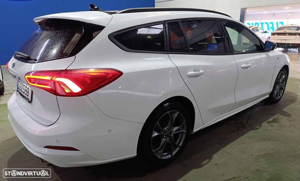 Ford Focus 1.0 EcoBoost MHEV ST-Line - 2