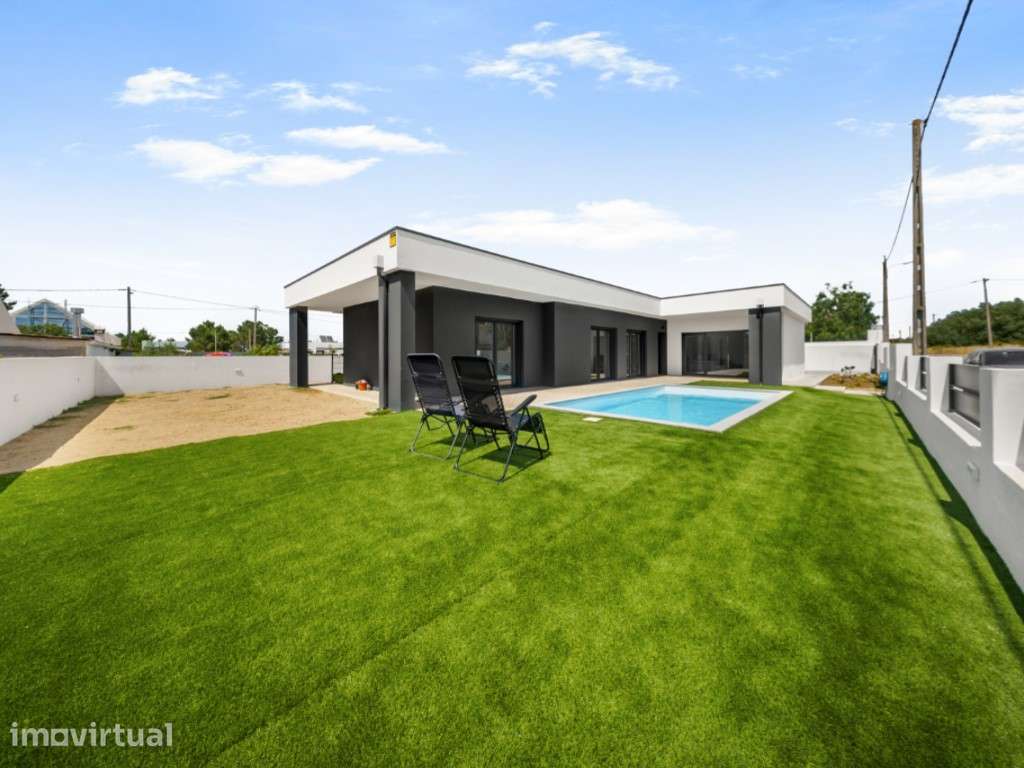 Moradia T3 Isolada com Piscina - Grande imagem: 2/49