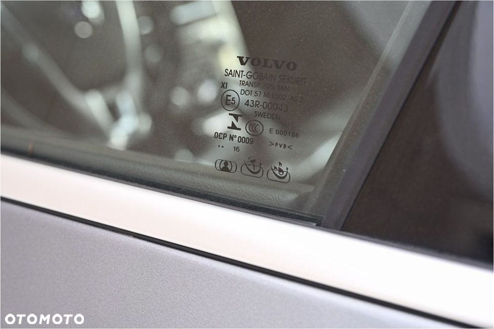 Volvo V60 D5 Geartronic RDesign - 36