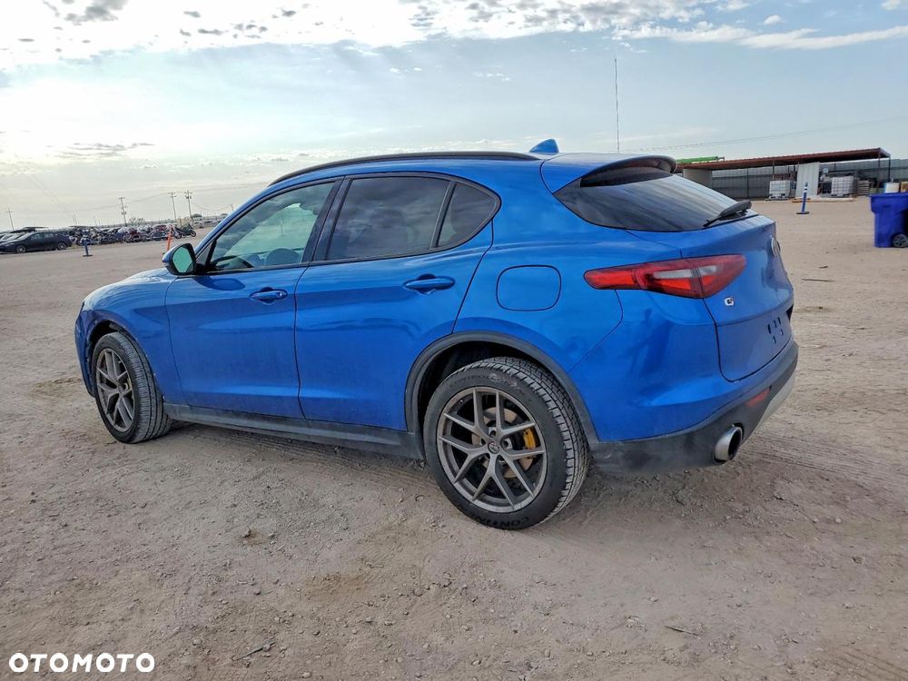 Alfa Romeo Stelvio 2.0 Turbo 16V AT8-Q4 Ti - 4
