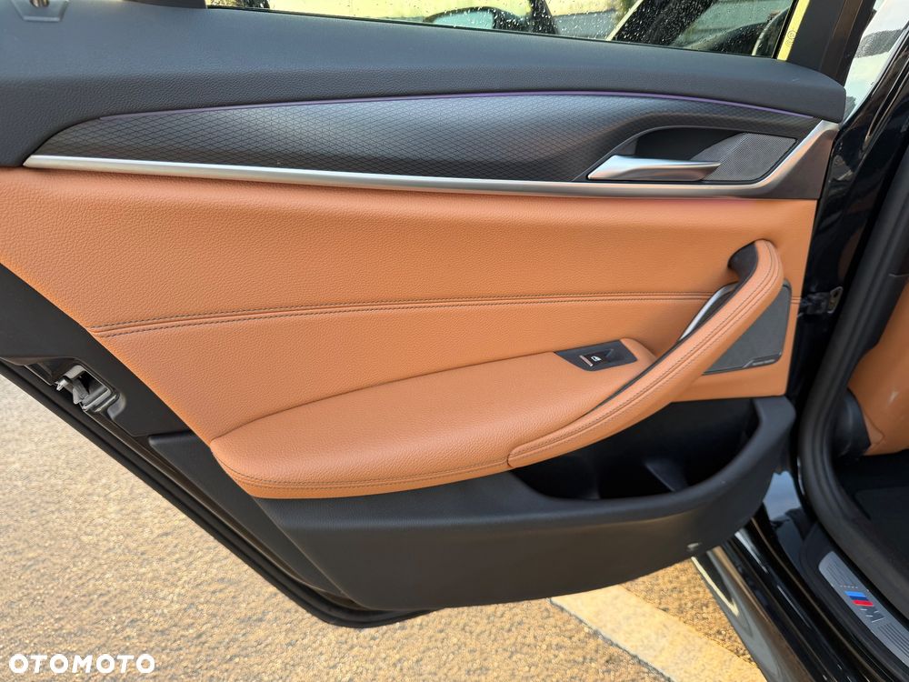 BMW Seria 5 530i xDrive GPF - 19