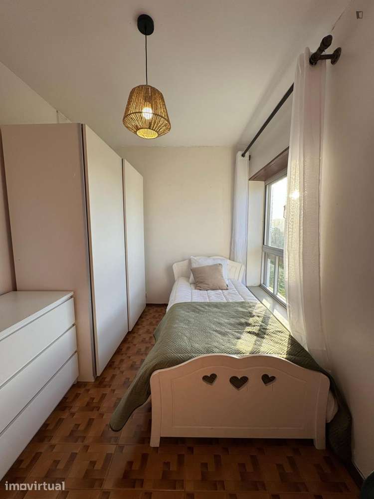Quarto - localizado em Norton de Matos Coimbra - Grande imagem: 3/20