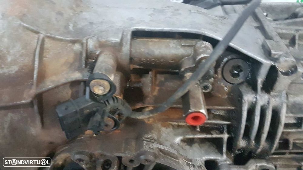 CAIXA DE VELOCIDADES VOLKSWAGEN PASSAT BERLINA (3B2) COMFORTLINE - 6