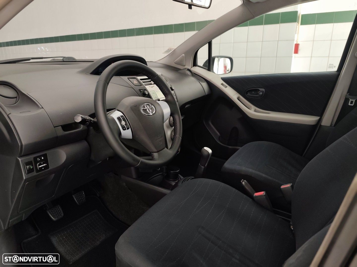 Toyota Yaris 1.0 VVT-i AC - 8