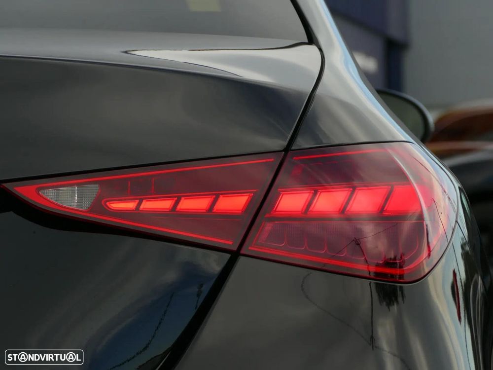 Mercedes-Benz C 300 e AMG Line - 12