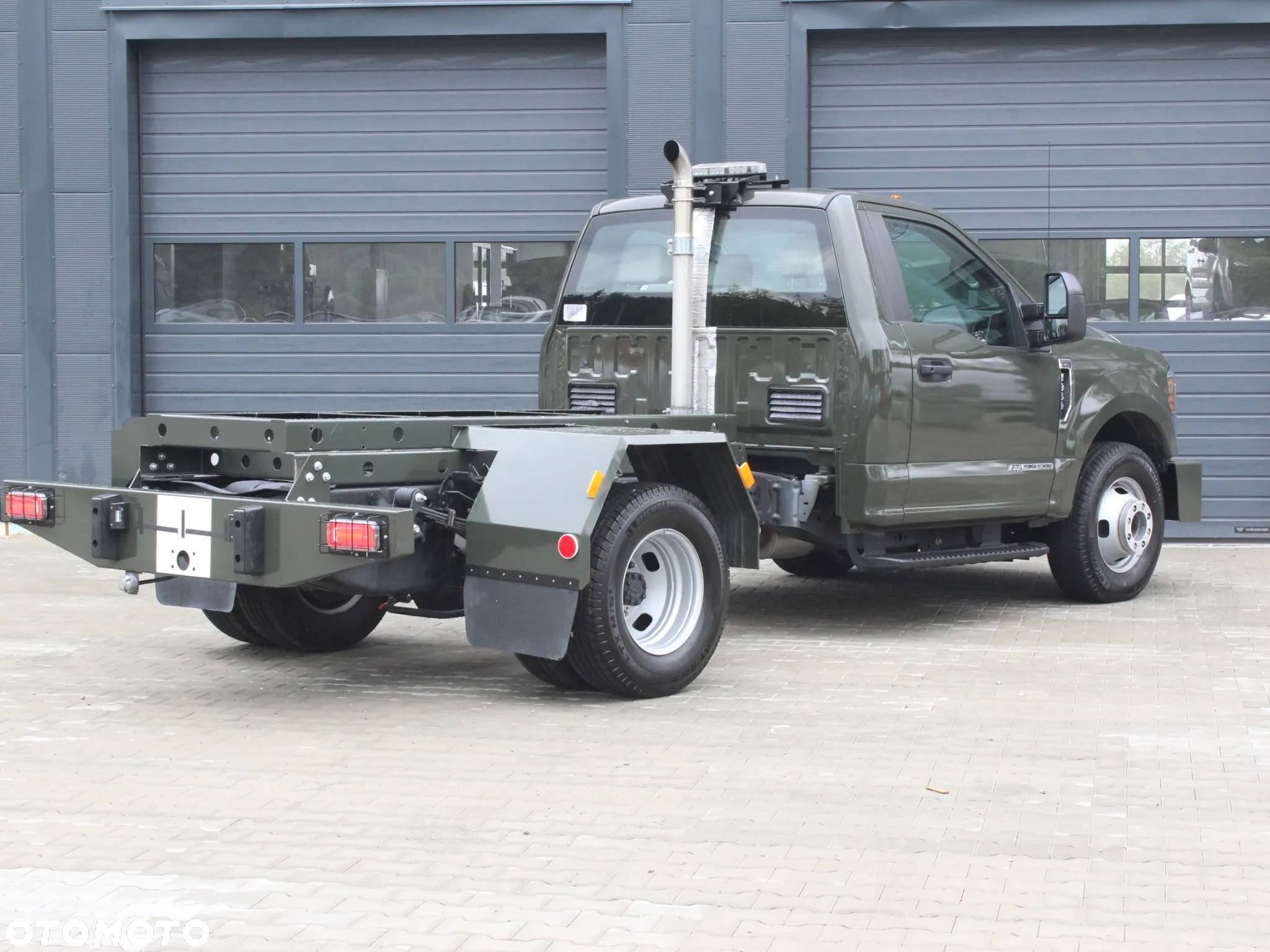Ford F350 - 6