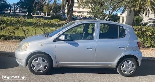 Toyota Yaris - 1