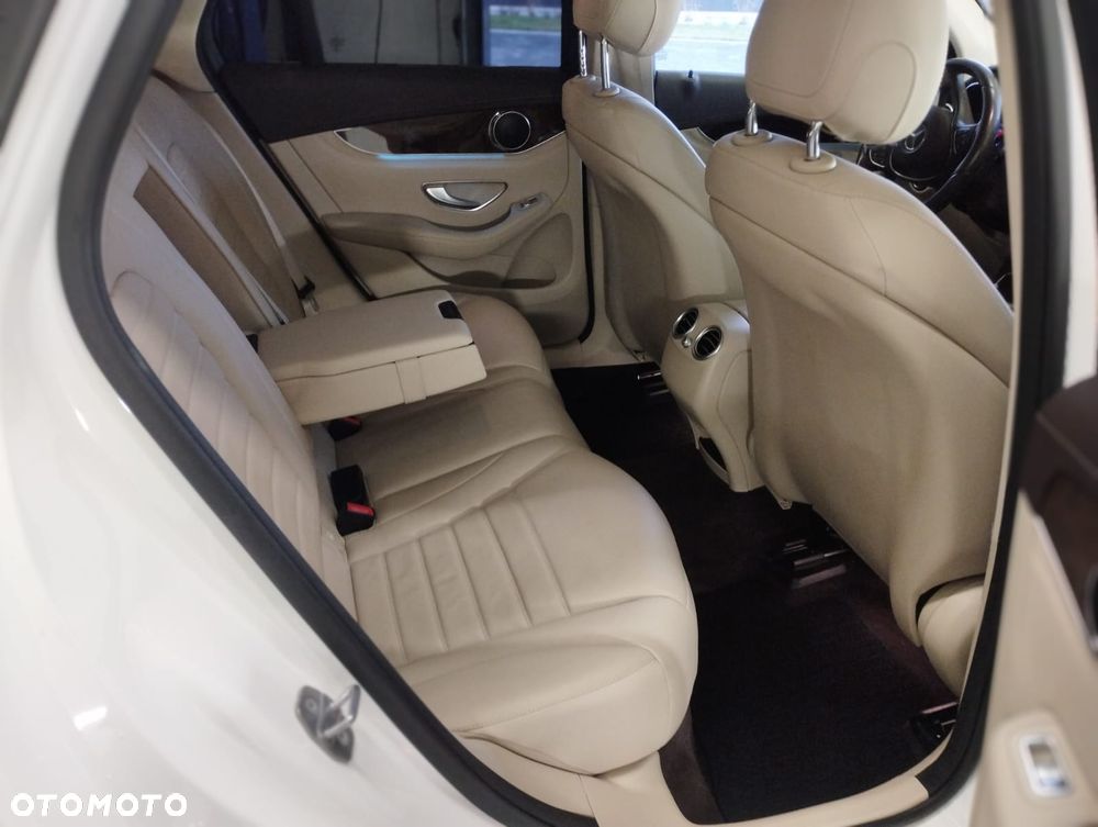 Mercedes-Benz GLC - 12