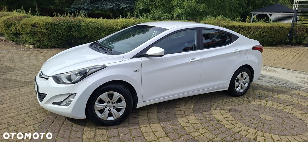 Hyundai Elantra 1.6 Classic + - 13