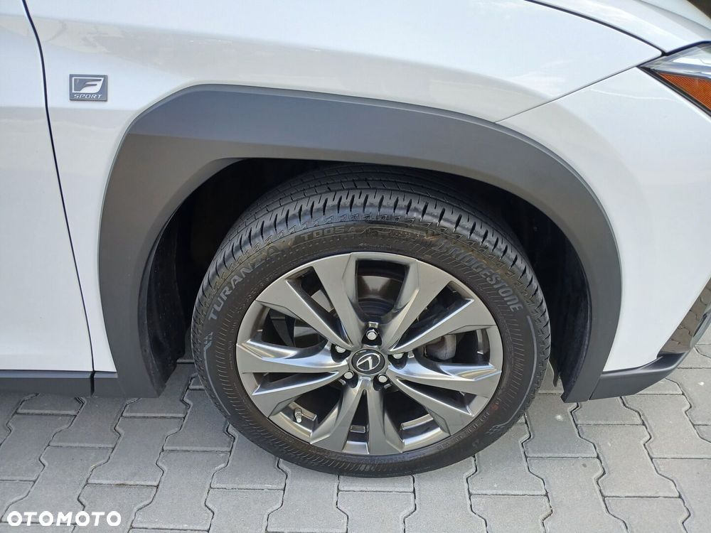 Lexus UX - 38