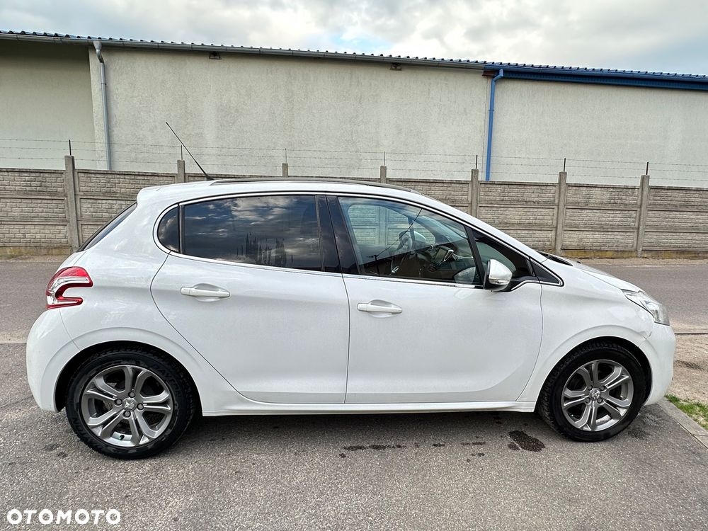Peugeot 208 1.2 PureTech Allure - 4