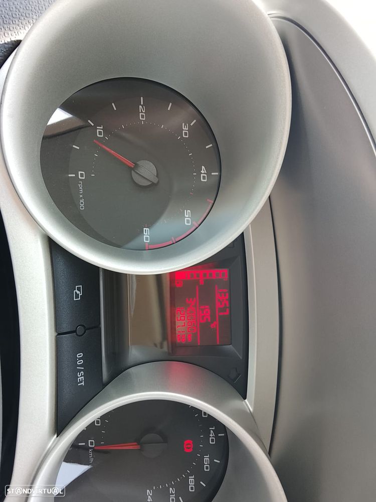 SEAT Ibiza 1.6 TDI 25 Anos DPF - 3