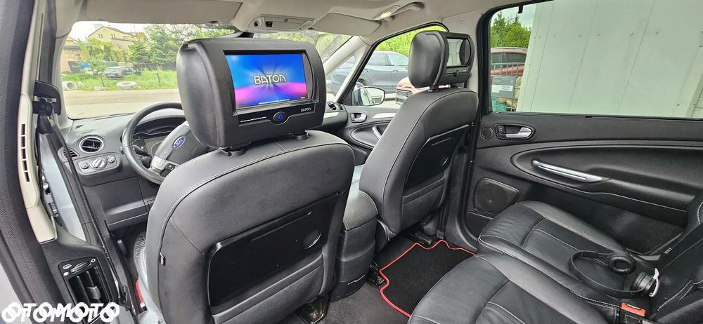 Ford S-Max - 13
