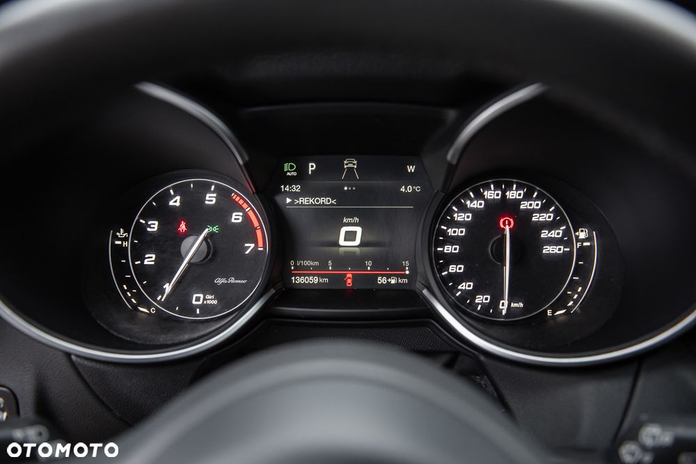 Alfa Romeo Stelvio 2.0 Turbo 16V AT8-Q4 First Edition - 20