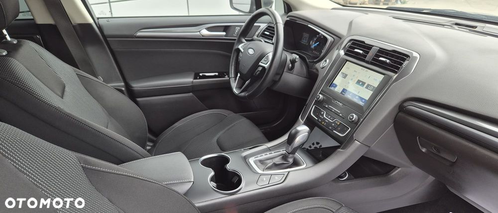 Ford Mondeo 2.0 Hybrid Titanium - 23
